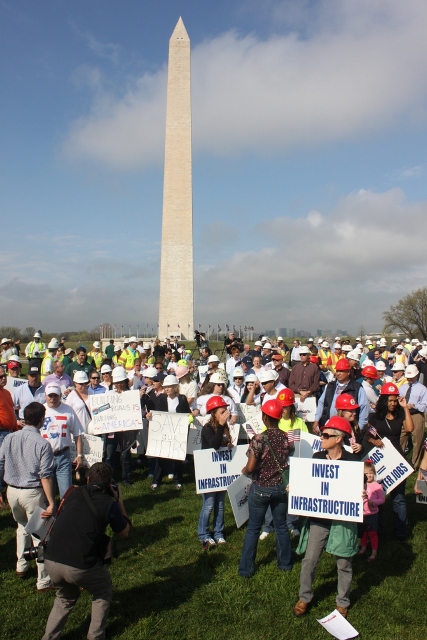 Chaney Enterprises and Reliable Contracting Company team members, along with some family and friends joined hundreds of workers on the National Mall preparing for the second annual “Rally for Roads.